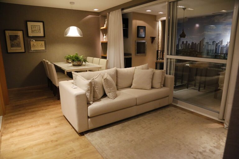 Tips for Creating a Cozy and Inviting Living Room Space